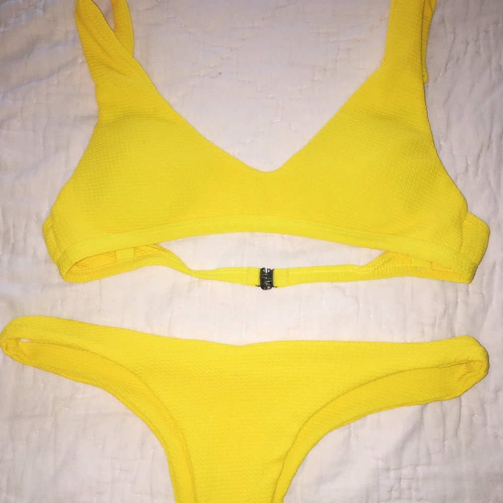Yellow clip Bikini set!